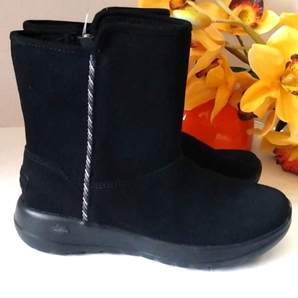 SKECHERS AIR COOLED GOGA MAT BLACK SUEDE ANKLE BOOTS SIZE 5.5 NWT - Picture 4 of 7